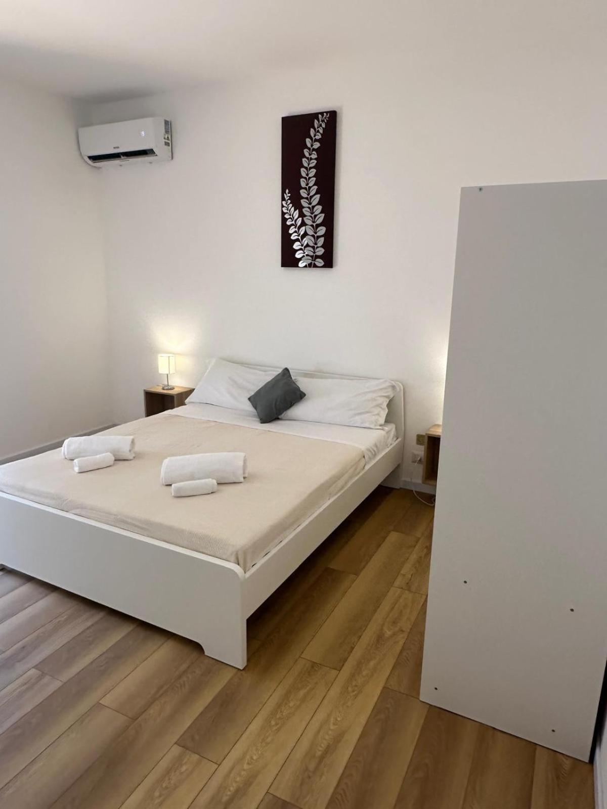 We Home Taormina Center With Parking Buitenkant foto