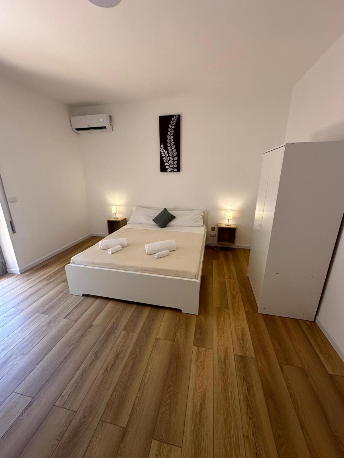 We Home Taormina Center With Parking Buitenkant foto
