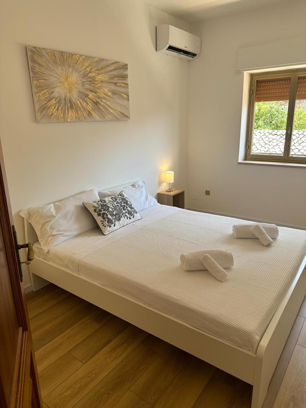 We Home Taormina Center With Parking Buitenkant foto